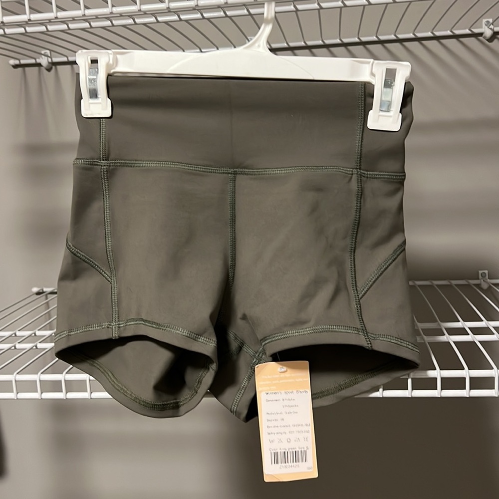 NWT * Cute Army Green Sport Short